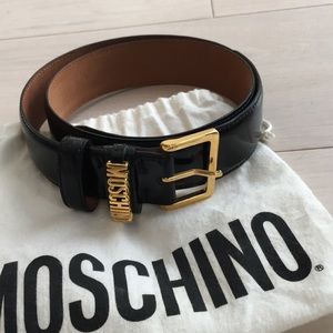 Moschino leather belt with gold accent